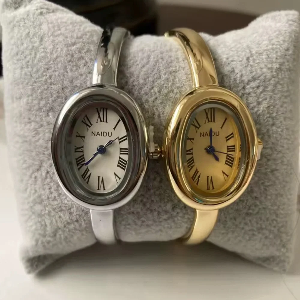 Baignoire Vintage Gold Oval Bracelet Watch